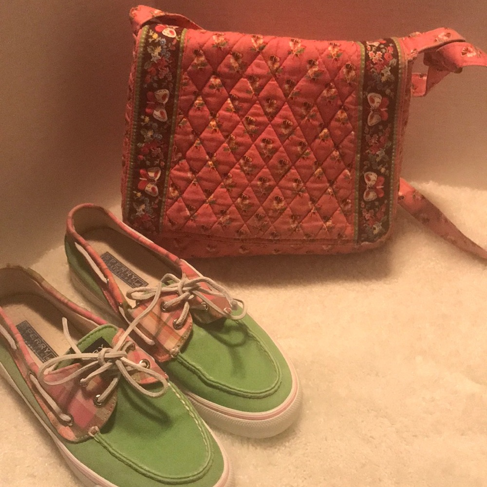 😎😱😎 Vera Bradley Crossbody , soo kool - Picture 4 of 8